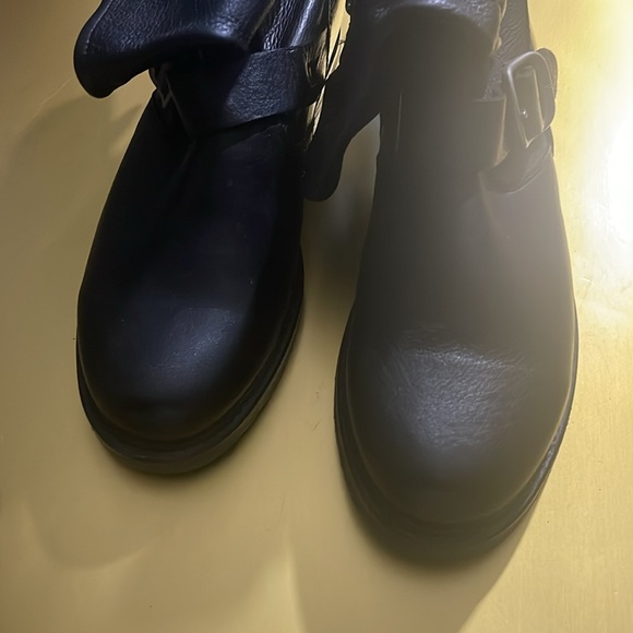 Frye - Picture 5 of 15